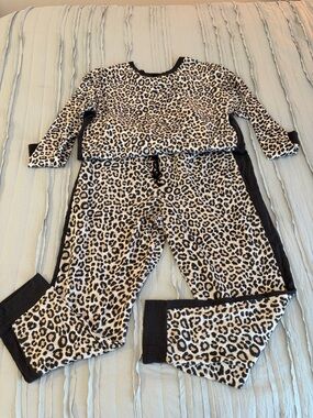 Simply Vera Wang Leopard Pajamas | Size XL